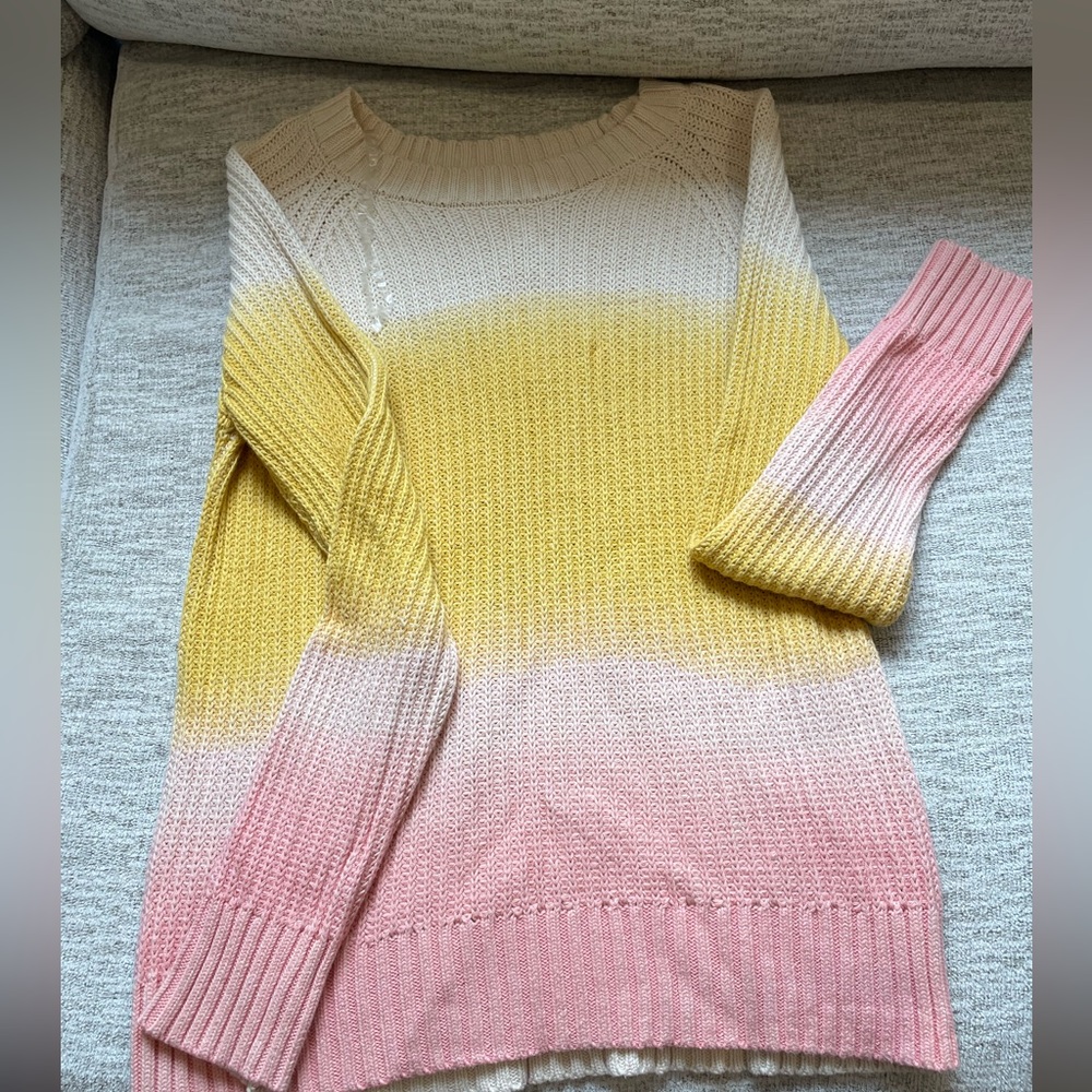 NEW! Ombré sweater🤍